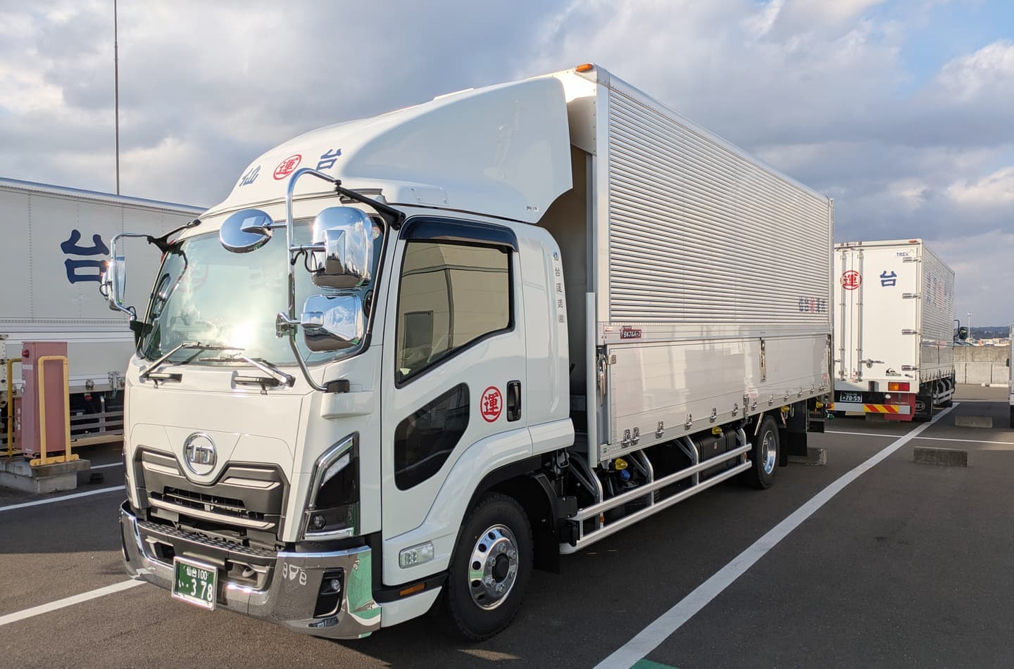 仙台運送の貸切貨物/車両